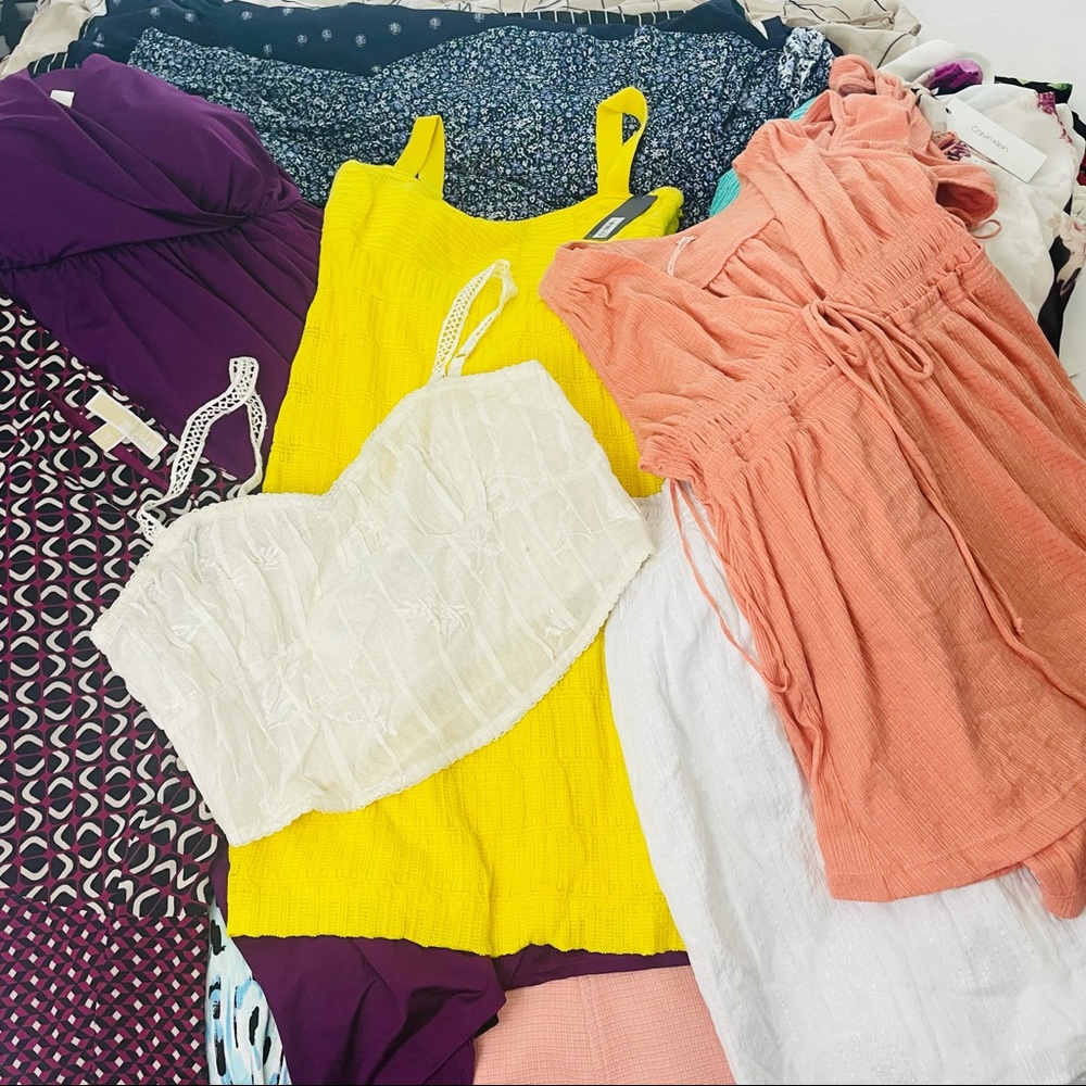 Selling my whole closet and more, buy in bulk to resell over 258 items